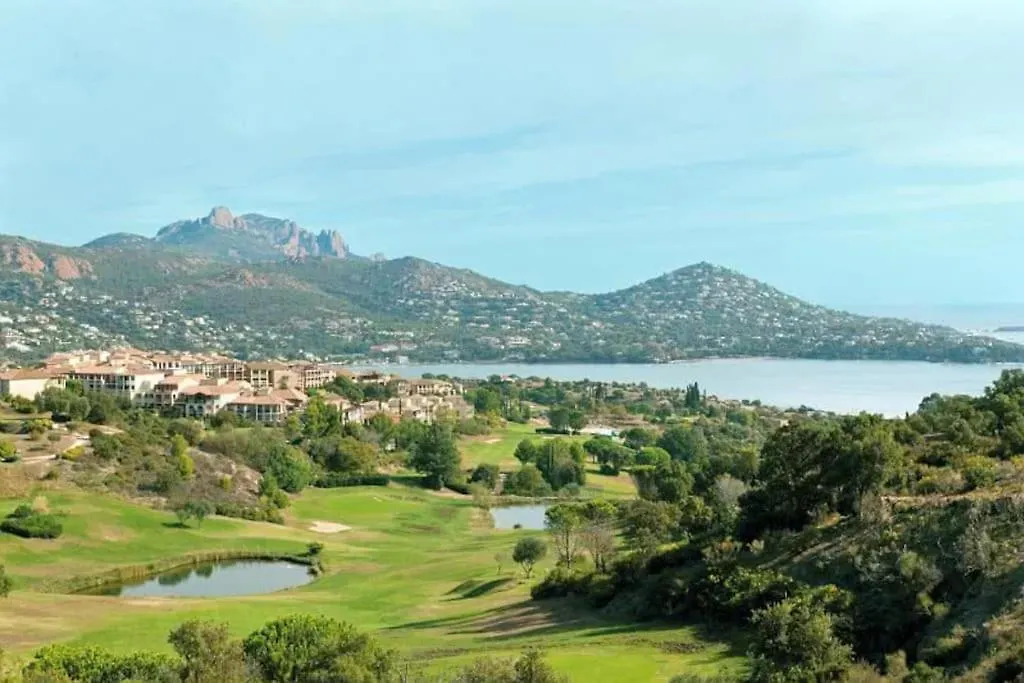 Superbe Duplex Cap Esterel Vue Mer Saint-Raphaël 0*,  Franciaország
